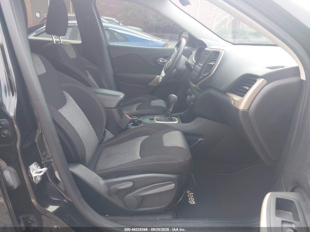 Продажа на аукционе авто 2018 Jeep Cherokee Latitude Fwd, vin: 1C4PJLCXXJD587274, номер лота: 46225366