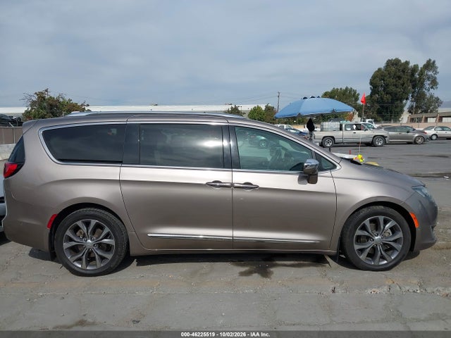 Продажа на аукционе авто 2017 Chrysler Pacifica Limited, vin: 2C4RC1GG9HR591356, номер лота: 46225519