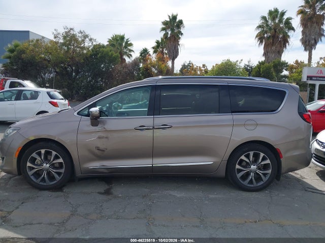 Продажа на аукционе авто 2017 Chrysler Pacifica Limited, vin: 2C4RC1GG9HR591356, номер лота: 46225519