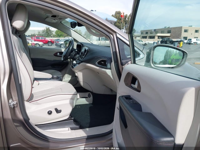 Продажа на аукционе авто 2017 Chrysler Pacifica Limited, vin: 2C4RC1GG9HR591356, номер лота: 46225519