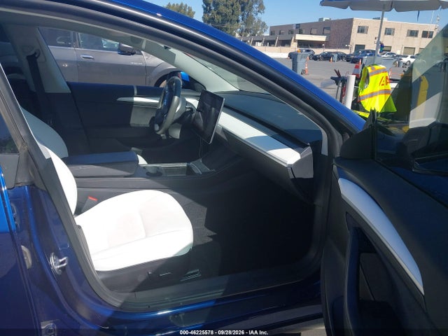46225578 :رقم المزاد ، 5YJ3E1EA4NF164611 vin ، 2022 Tesla Model 3 Rear-wheel Drive مزاد بيع
