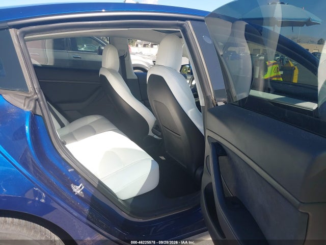 46225578 :رقم المزاد ، 5YJ3E1EA4NF164611 vin ، 2022 Tesla Model 3 Rear-wheel Drive مزاد بيع
