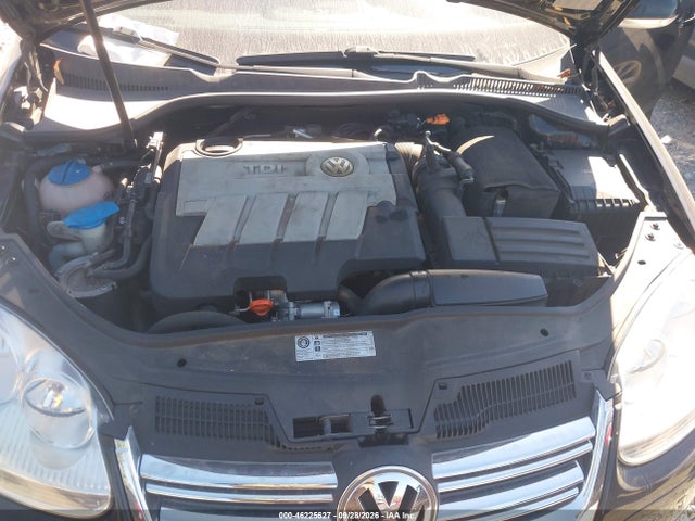 2010 Volkswagen Jetta Tdi მანქანა იყიდება აუქციონზე, vin: 3VWAL7AJ5AM125082, აუქციონის ნომერი: 46225627