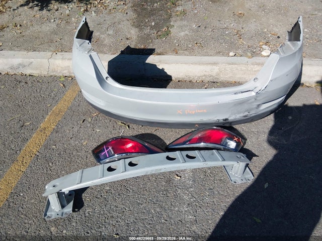 3MYDLBYV6KY526857 Toyota YARIS L