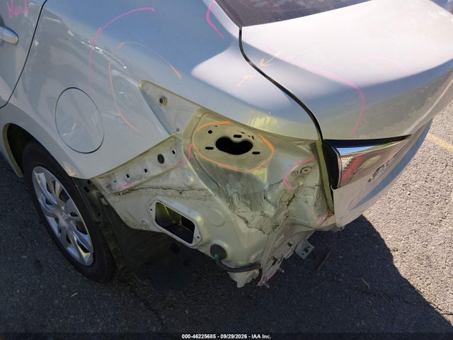 3MYDLBYV6KY526857 Toyota YARIS L