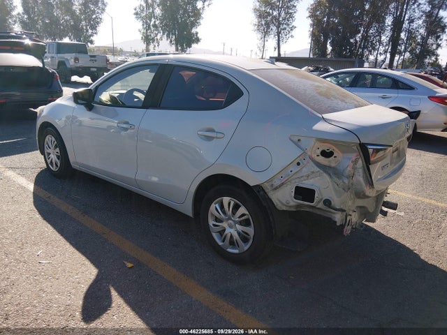 3MYDLBYV6KY526857 Toyota YARIS L