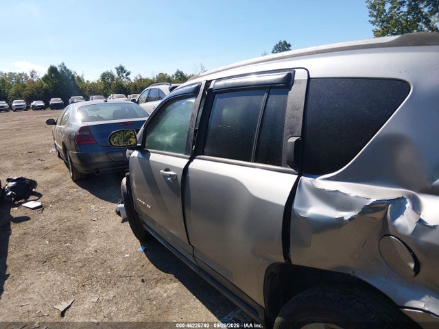 46225749 :رقم المزاد ، 1C4NJDEB7GD784958 vin ، 2016 Jeep Compass Latitude مزاد بيع