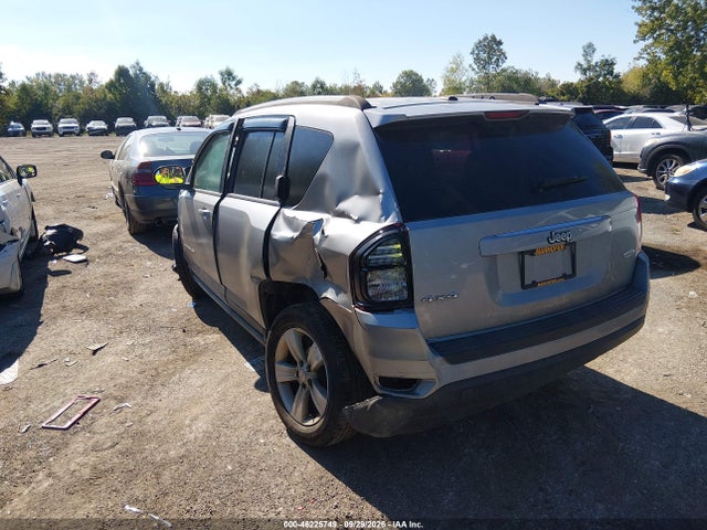 46225749 :رقم المزاد ، 1C4NJDEB7GD784958 vin ، 2016 Jeep Compass Latitude مزاد بيع