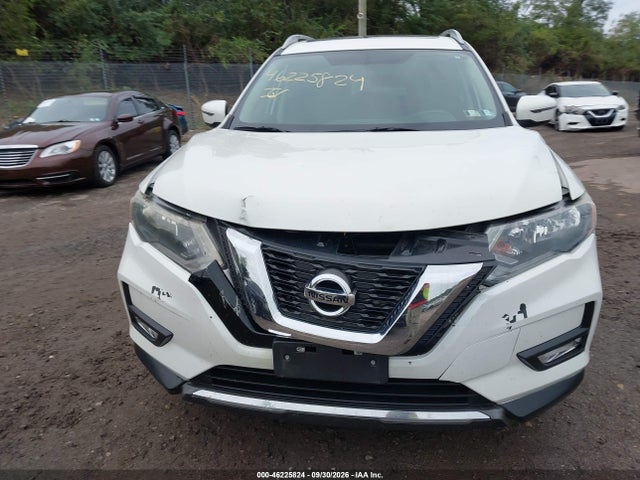 46225824 :رقم المزاد ، 5N1AT2MV8HC745601 vin ، 2017 Nissan Rogue Sv مزاد بيع
