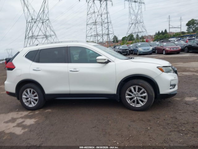 46225824 :رقم المزاد ، 5N1AT2MV8HC745601 vin ، 2017 Nissan Rogue Sv مزاد بيع