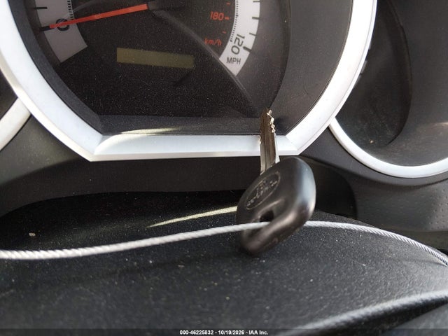 46225832 :رقم المزاد ، 3TMLU4EN3EM142991 vin ، 2014 Toyota Tacoma Base V6 مزاد بيع