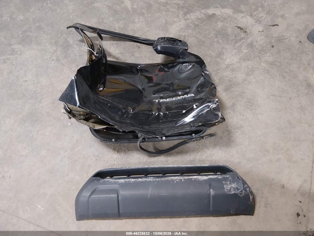46225832 :رقم المزاد ، 3TMLU4EN3EM142991 vin ، 2014 Toyota Tacoma Base V6 مزاد بيع