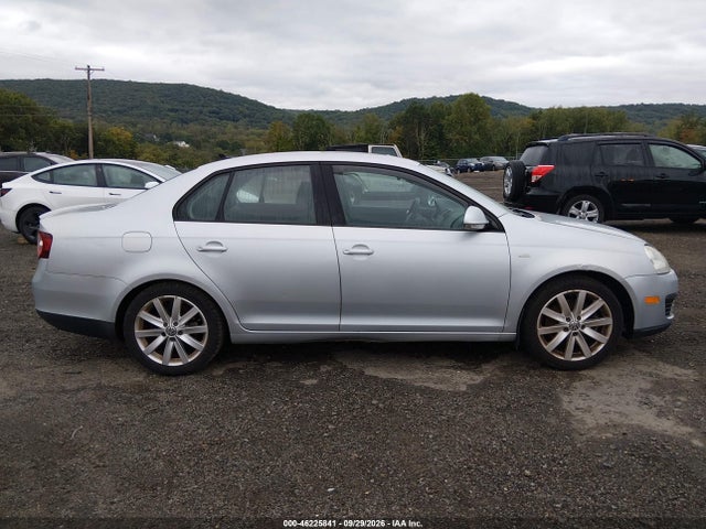 2010 Volkswagen Jetta Wolfsburg Edition მანქანა იყიდება აუქციონზე, vin: 3VWRA7AJ5AM074238, აუქციონის ნომერი: 46225841