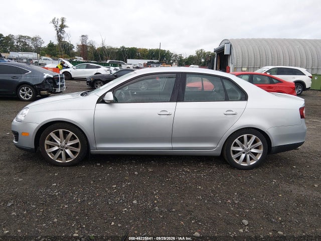 2010 Volkswagen Jetta Wolfsburg Edition მანქანა იყიდება აუქციონზე, vin: 3VWRA7AJ5AM074238, აუქციონის ნომერი: 46225841