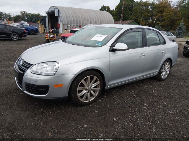 2010 Volkswagen Jetta Wolfsburg Edition მანქანა იყიდება აუქციონზე, vin: 3VWRA7AJ5AM074238, აუქციონის ნომერი: 46225841