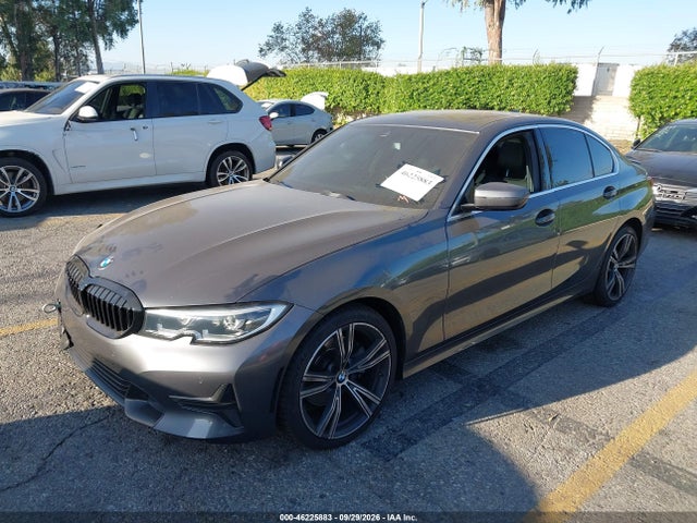 BMW 330I 2022 3MW5R1J00N8C46122 Image 2