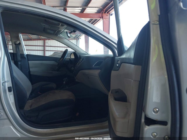 Hyundai ACCENT SE 2019 3KPC24A38KE063073 Image 5