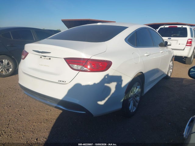Chrysler 200 Limited 2015 1C3CCCAB7FN660302 Image 4