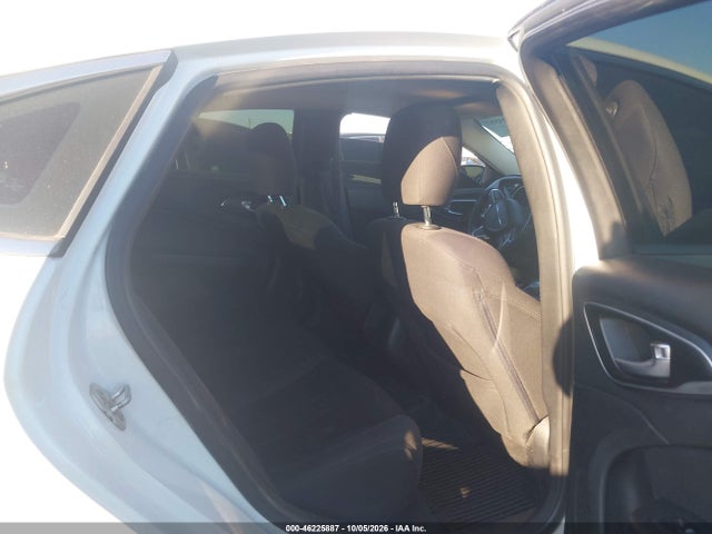 Chrysler 200 Limited 2015 1C3CCCAB7FN660302 Image 8
