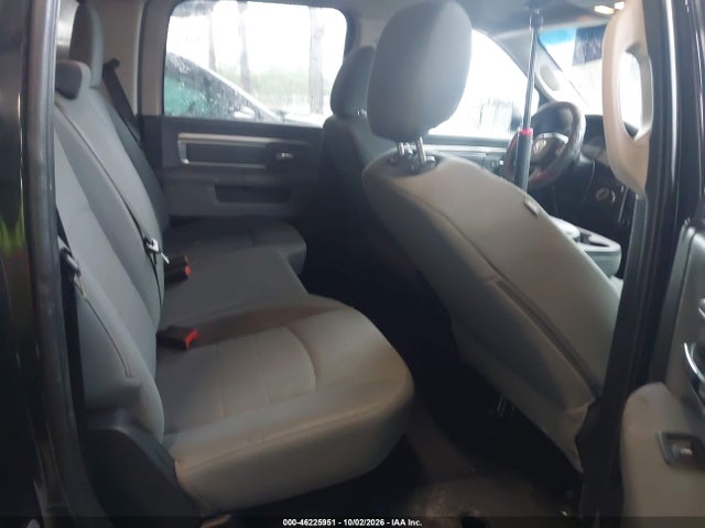 46225951 :رقم المزاد ، 1C6RR7LT9JS226160 vin ، 2018 Ram 1500 Slt مزاد بيع