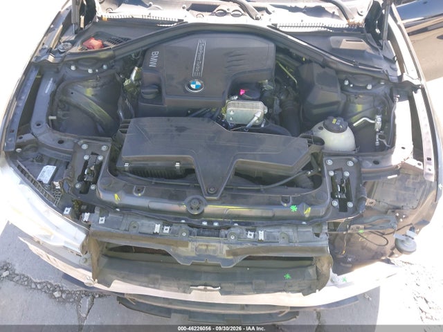 BMW 320i 2016 WBA8E1G5XGNT38401 Image 10