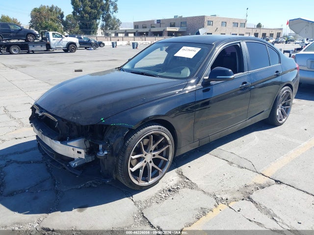 BMW 320i 2016 WBA8E1G5XGNT38401 Image 2