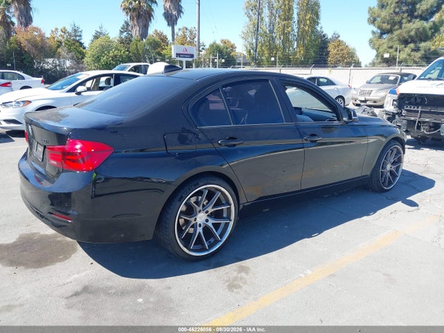 BMW 320i 2016 WBA8E1G5XGNT38401 Image 4