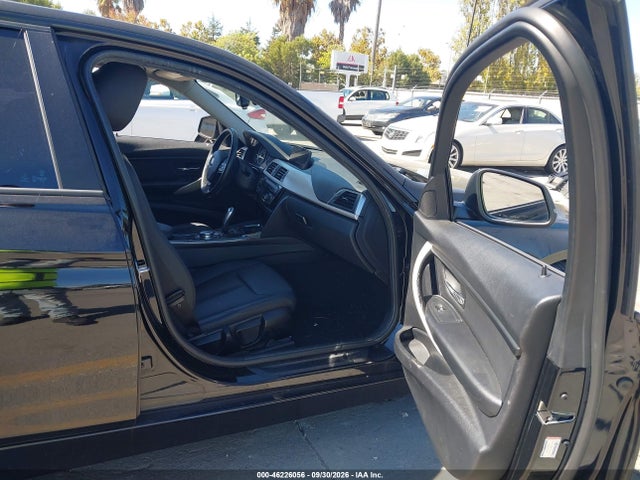 BMW 320i 2016 WBA8E1G5XGNT38401 Image 5