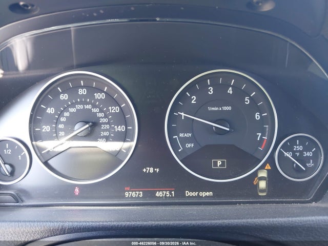 BMW 320i 2016 WBA8E1G5XGNT38401 Image 7