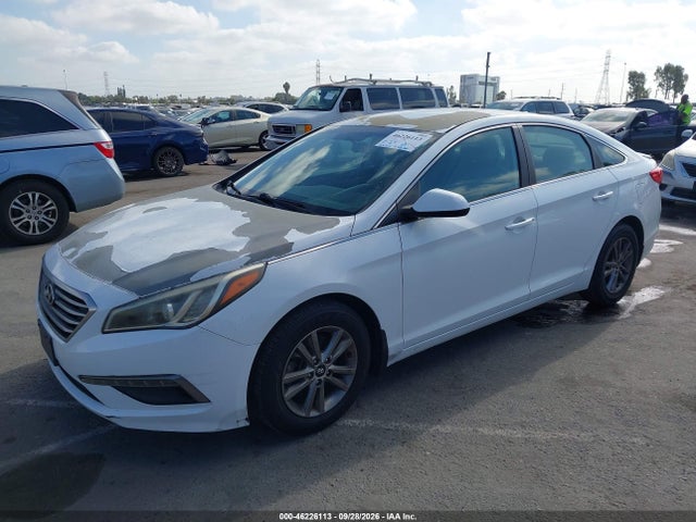 Hyundai SONATA SE 2015 5NPE24AF0FH172499 Image 2