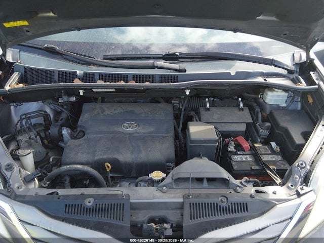 46226148 :رقم المزاد ، 5TDYK3DC3CS214811 vin ، 2012 Toyota Sienna Xle V6 8 Passenger مزاد بيع