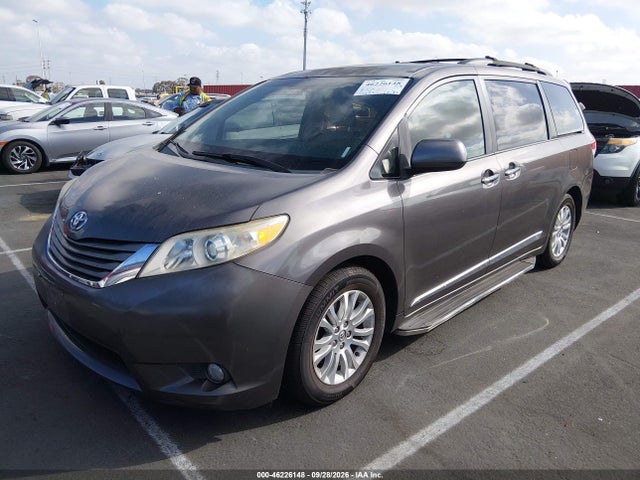 46226148 :رقم المزاد ، 5TDYK3DC3CS214811 vin ، 2012 Toyota Sienna Xle V6 8 Passenger مزاد بيع