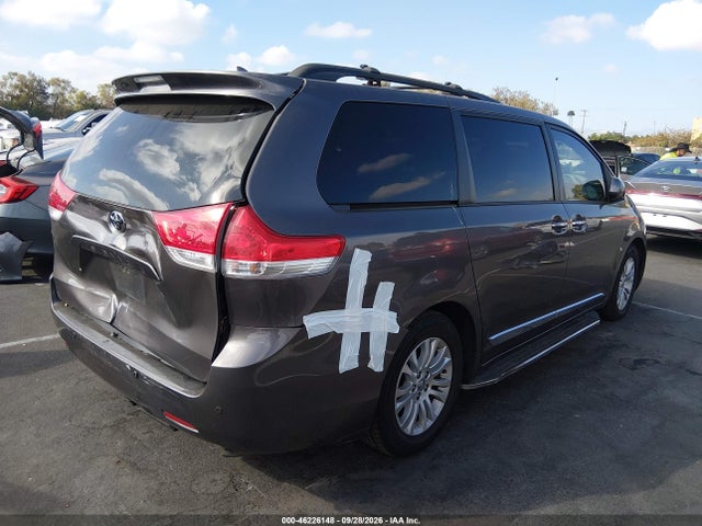 46226148 :رقم المزاد ، 5TDYK3DC3CS214811 vin ، 2012 Toyota Sienna Xle V6 8 Passenger مزاد بيع