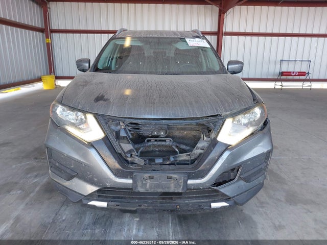 2017 Nissan Rogue S მანქანა იყიდება აუქციონზე, vin: JN8AT2MT3HW390598, აუქციონის ნომერი: 46226312