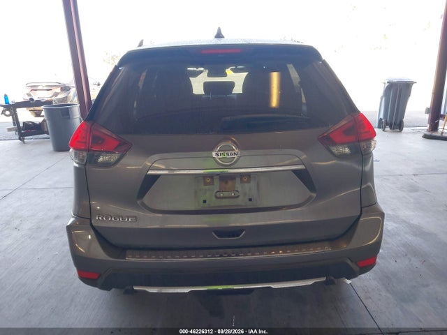 2017 Nissan Rogue S მანქანა იყიდება აუქციონზე, vin: JN8AT2MT3HW390598, აუქციონის ნომერი: 46226312