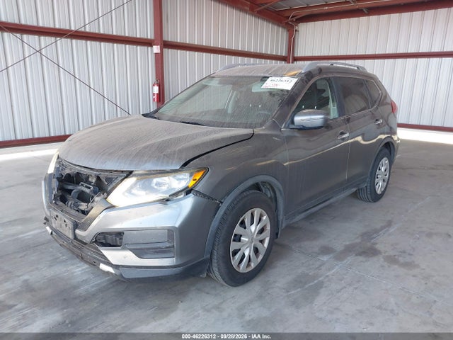 2017 Nissan Rogue S მანქანა იყიდება აუქციონზე, vin: JN8AT2MT3HW390598, აუქციონის ნომერი: 46226312