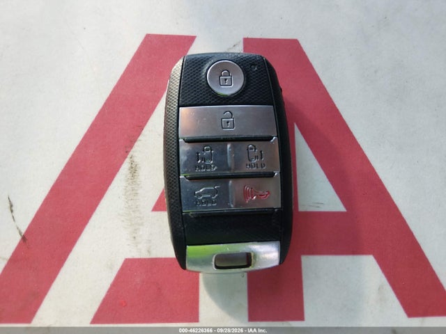 46226366 :رقم المزاد ، KNDME5C13G6144783 vin ، 2016 Kia Sedona Sx Luxury مزاد بيع