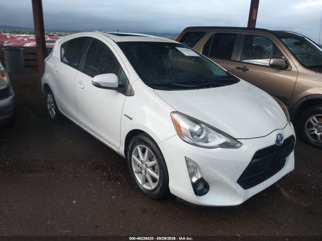 46226420 :رقم المزاد ، JTDKDTB37F1105045 vin ، 2015 Toyota Prius C Four مزاد بيع