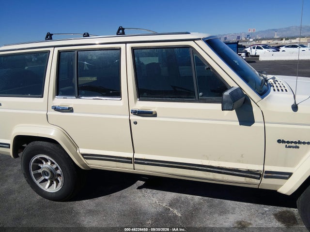 1987 Jeep Cherokee Laredo მანქანა იყიდება აუქციონზე, vin: 1JCML7841HT069135, აუქციონის ნომერი: 46226450