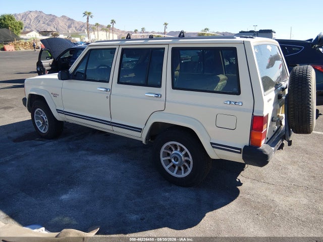 1987 Jeep Cherokee Laredo მანქანა იყიდება აუქციონზე, vin: 1JCML7841HT069135, აუქციონის ნომერი: 46226450