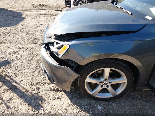 Auction sale of the 2013 Volkswagen Jetta 2.5l Sel, vin: 3VWLX7AJ3DM401440, lot number: 46226526