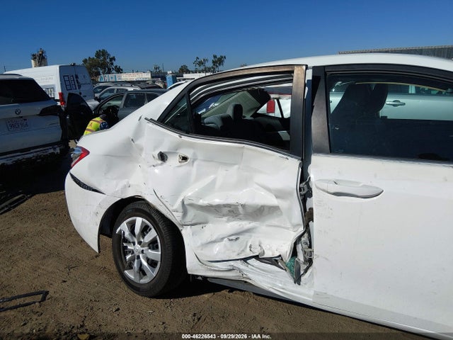5YFBURHE6FP217049 Toyota COROLLA LE