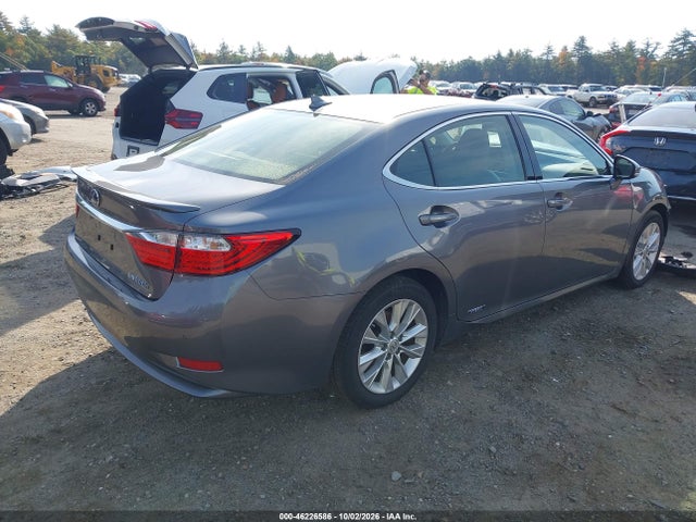 JTHBW1GG9E2044637 Lexus ES 300H