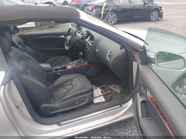 2011 Audi A5 2.0t Premium მანქანა იყიდება აუქციონზე, vin: WAUTFAFH4BN003985, აუქციონის ნომერი: 46226591