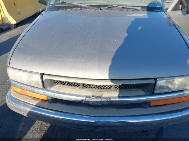 46226595 :رقم المزاد ، 1GCCS19W9Y8166518 vin ، 2000 Chevrolet S-10 Ls مزاد بيع