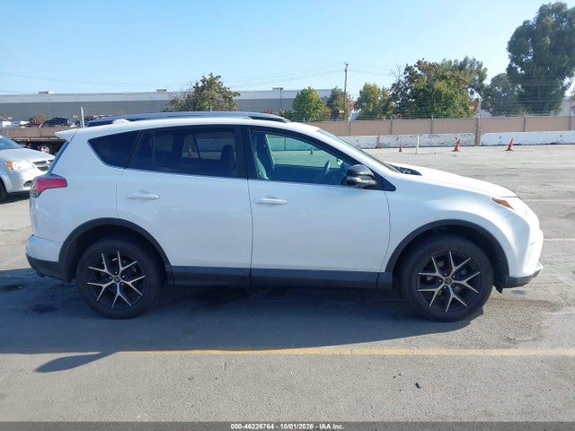 2T3NFREV9GW256950 Toyota RAV4 SE