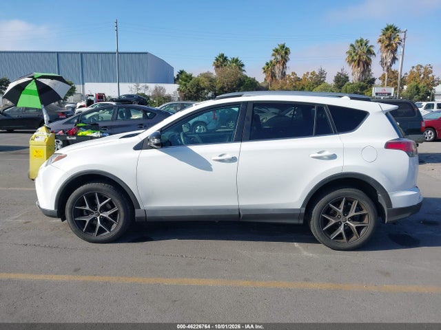 2T3NFREV9GW256950 Toyota RAV4 SE