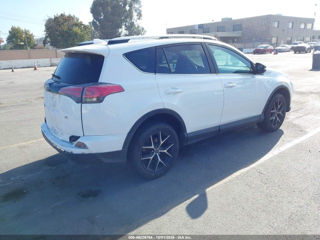 2T3NFREV9GW256950 Toyota RAV4 SE