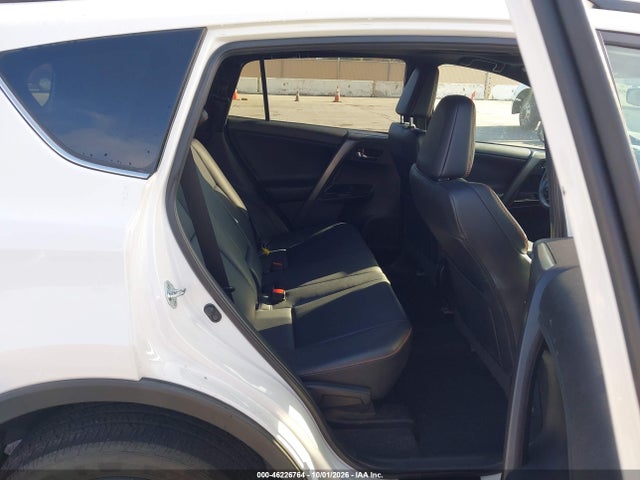 2T3NFREV9GW256950 Toyota RAV4 SE