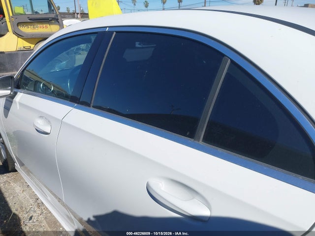 W1K3G4EB3LW043619 Mercedes-Benz A 220